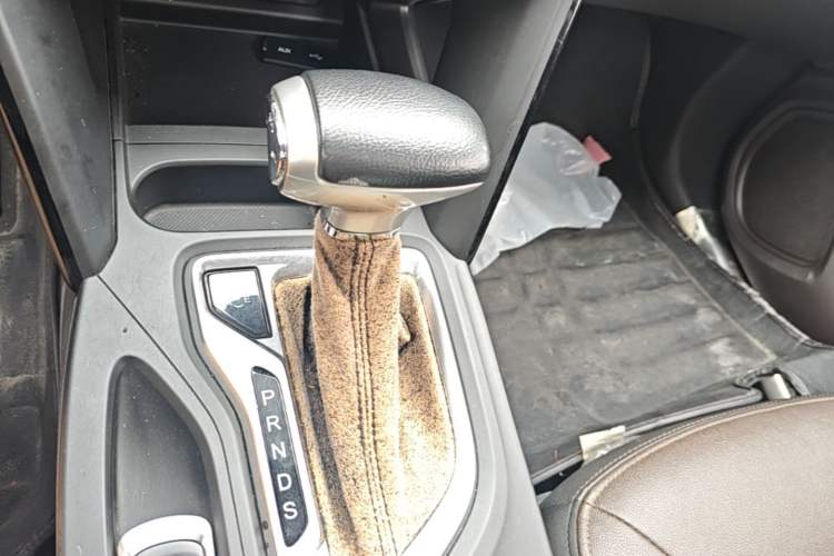 Used GAC Trumpchi GS4 2016 235T G-DCT Luxury Edition Gear Lever