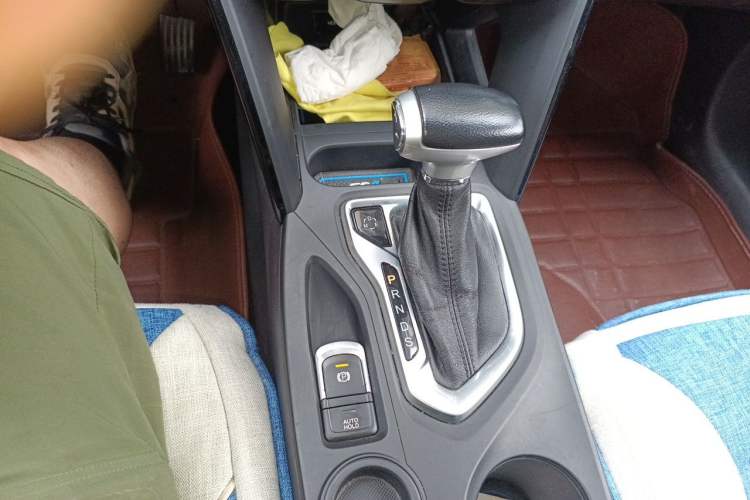 Used GAC Trumpchi GS4 2016 235T G-DCT Luxury Edition Gear Lever