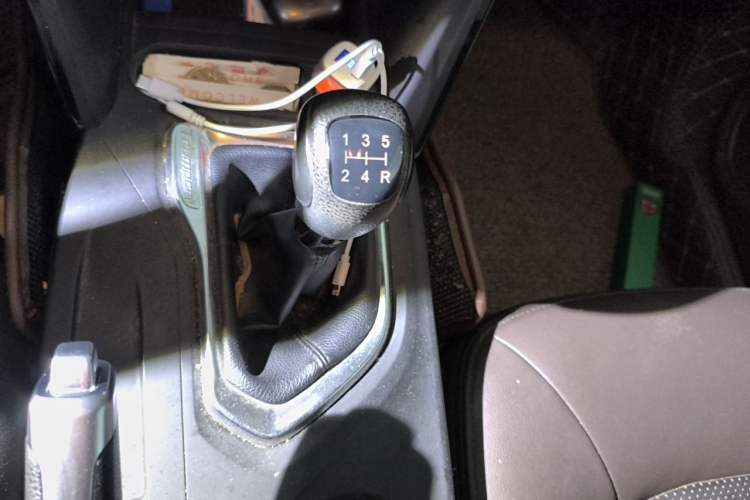 Used GAC Trumpchi GS4 2016 235T Manual Luxury Edition Gear Lever