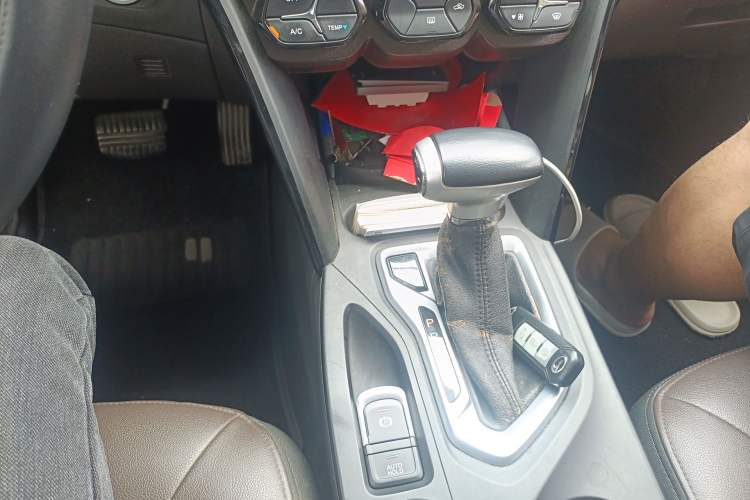 Used GAC Trumpchi GS4 2016 235T G-DCT Elite Edition Gear Lever