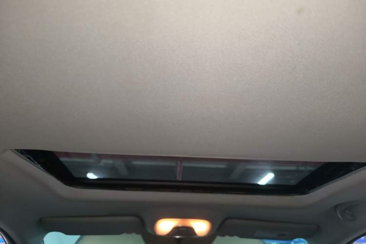Used GAC Trumpchi GS4 2016 235T G-DCT Luxury Edition Headliner