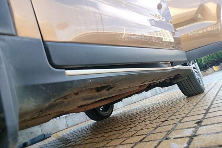 Used GAC Trumpchi GS4 2016 235T Manual Luxury Edition Left Side Sill