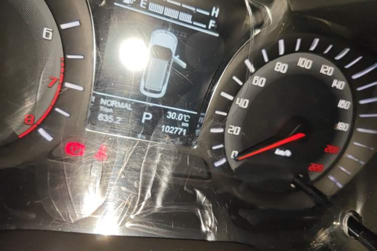 Used GAC Trumpchi GS4 2016 235T G-DCT Elite Edition Odometer Close Up