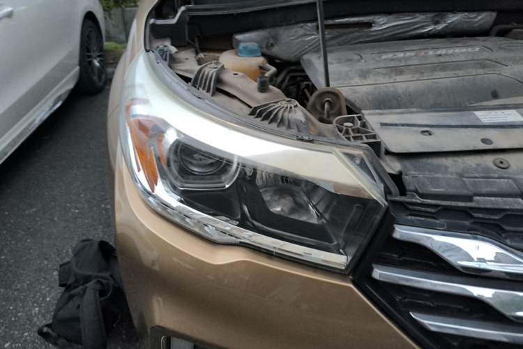 Used GAC Trumpchi GS4 2016 235T Manual Luxury Edition Right Front Headlight
