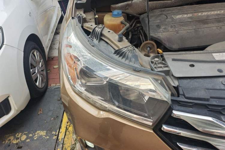 Used GAC Trumpchi GS4 2016 235T Manual Luxury Edition Right Front Headlight