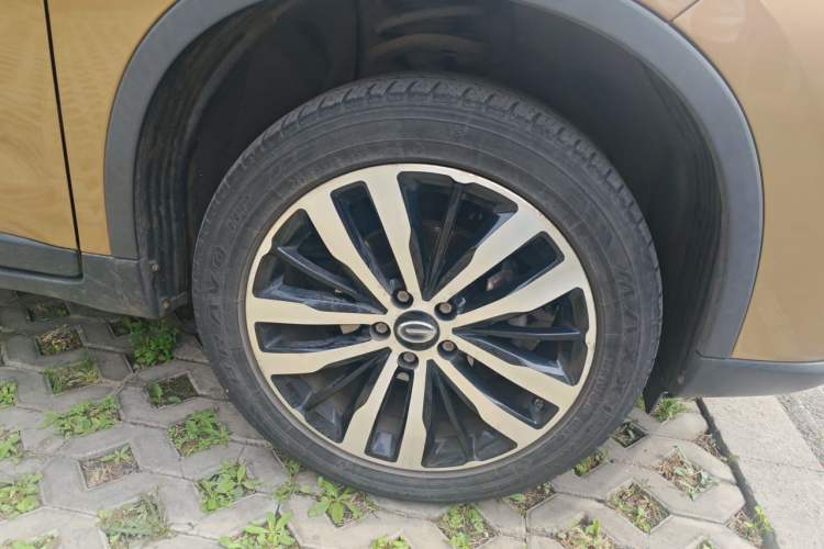 Used GAC Trumpchi GS4 2016 235T Manual Luxury Edition Right Front Wheel Hub