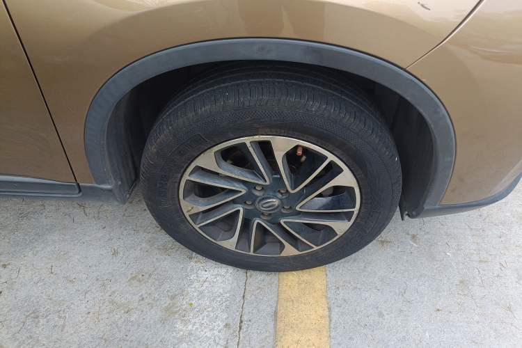 Used GAC Trumpchi GS4 2016 235T G-DCT Elite Edition Right Front Wheel Hub
