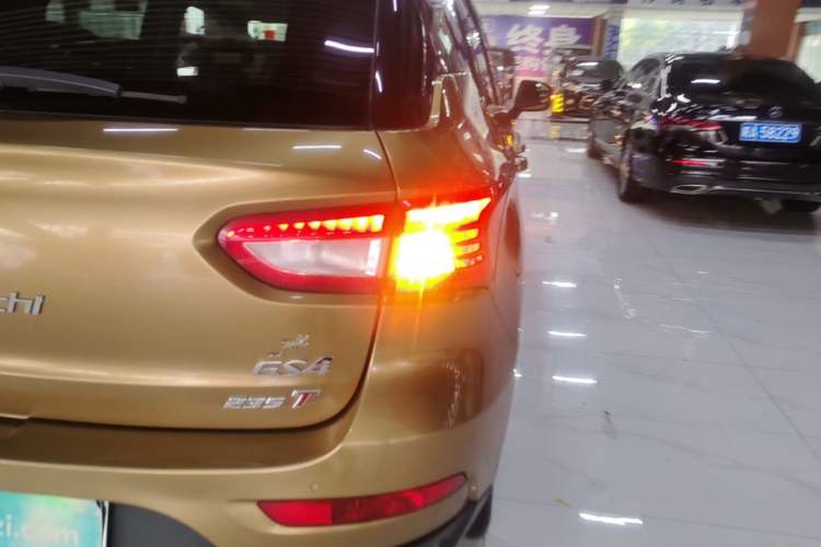 Used GAC Trumpchi GS4 2016 235T Manual Luxury Edition Right Rear Taillight