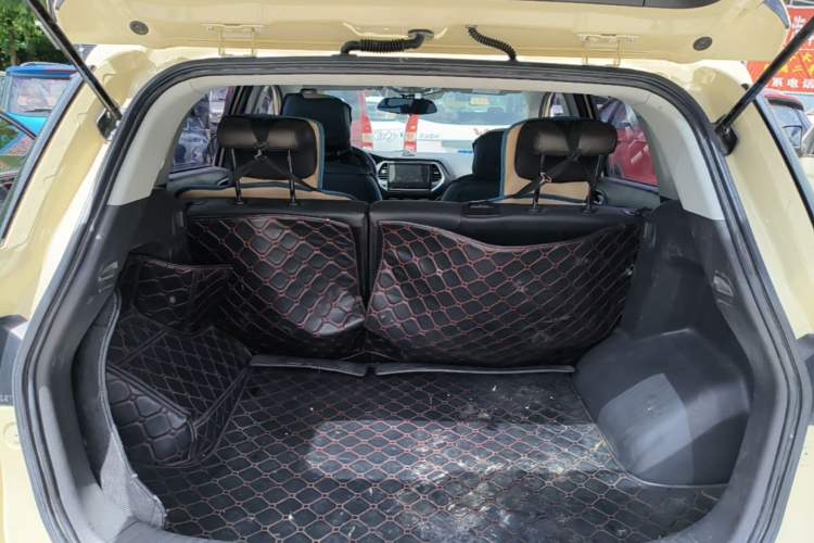 Used GAC Trumpchi GS4 2016 235T G-DCT Elite Edition Trunk