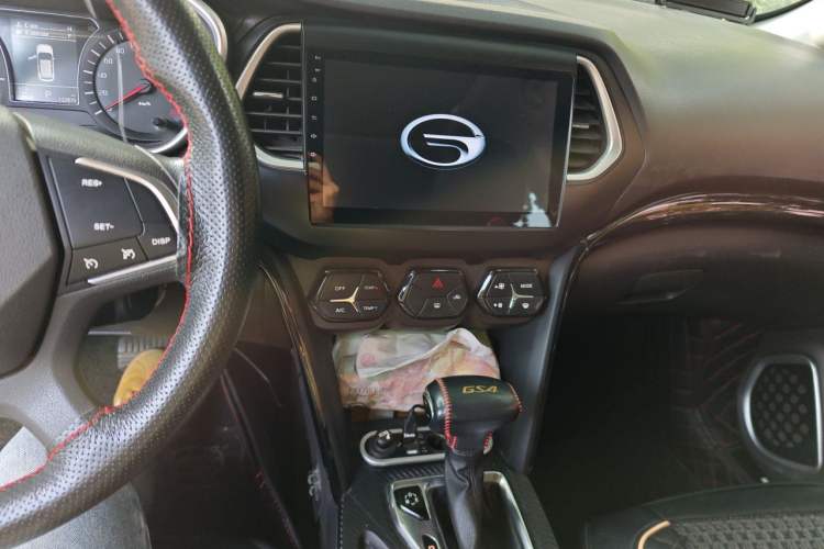 Used GAC Trumpchi GS4 2017 235T Automatic Two-Wheel Drive Elite Edition Audio And AC Panel