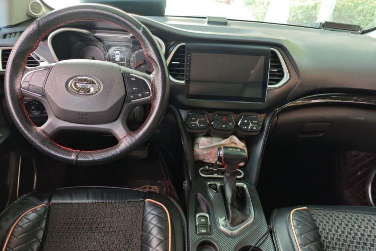 Used GAC Trumpchi GS4 2017 235T Automatic Two-Wheel Drive Elite Edition Center Console
