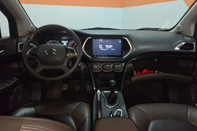 Used GAC Trumpchi GS4 2017 200T Manual Two-Wheel Drive Elite Edition Center Console
