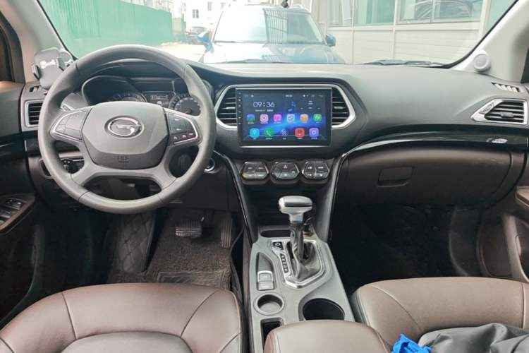 Used GAC Trumpchi GS4 2017 235T Automatic Two-Wheel Drive Elite Edition Center Console