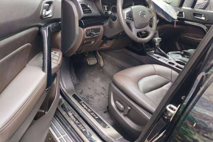 Used GAC Trumpchi GS4 2017 235T Automatic Two-Wheel Drive Luxury Smart Connectivity Version Driver Seat