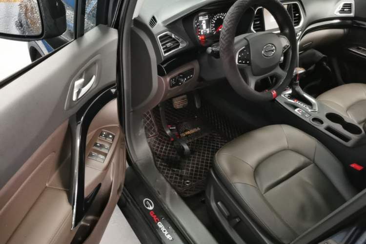 Used GAC Trumpchi GS4 2017 235T Automatic Two-Wheel Drive Luxury Smart Connectivity Version Driver Seat