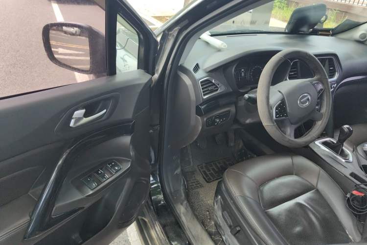 Used GAC Trumpchi GS4 2017 235T Manual Two-Wheel Drive Luxury Edition Driver Seat