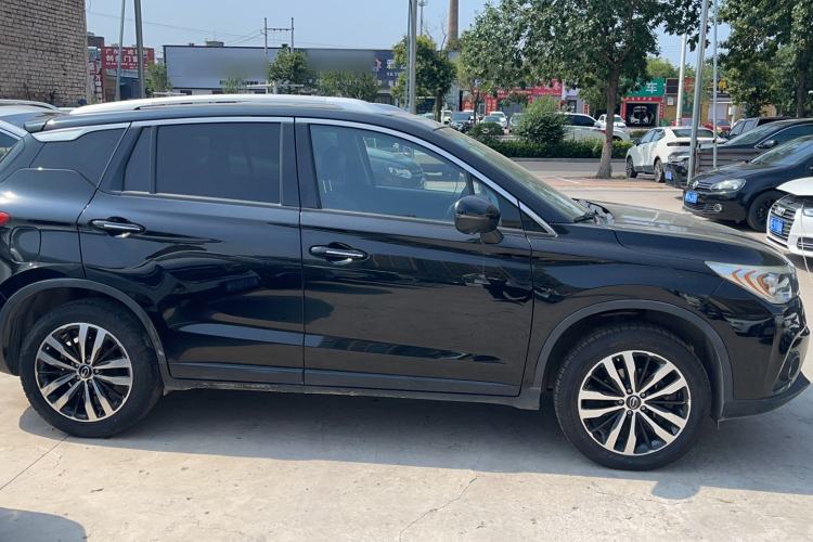Used GAC Trumpchi GS4 2017 235T Automatic Two-Wheel Drive Luxury Smart Connectivity Version Exterior 2