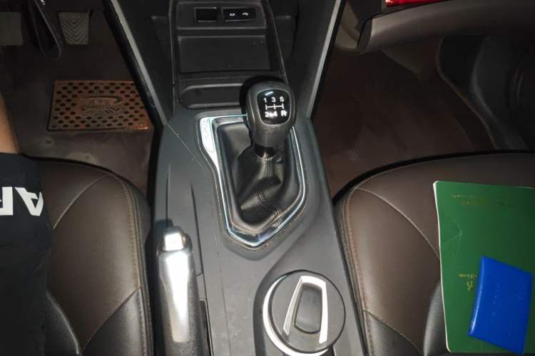 Used GAC Trumpchi GS4 2017 200T Manual Two-Wheel Drive Elite Edition Gear Lever