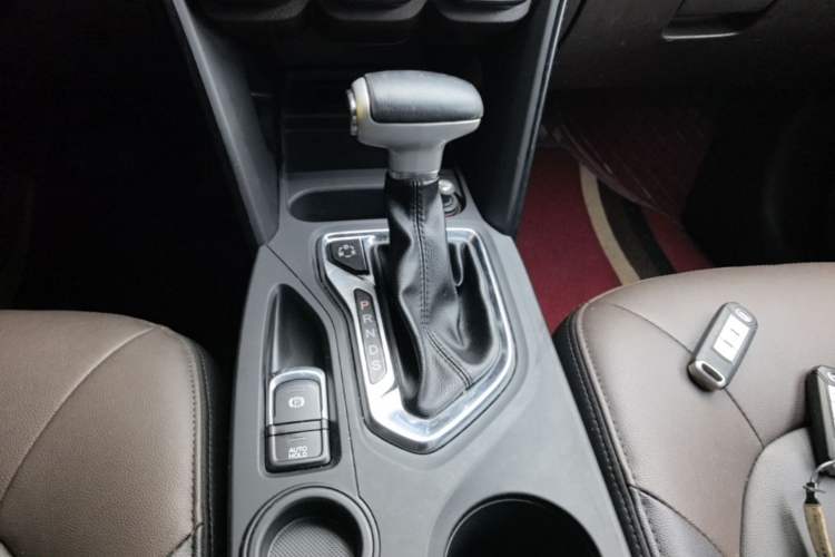 Used GAC Trumpchi GS4 2017 235T Automatic Two-Wheel Drive Elite Edition Gear Lever
