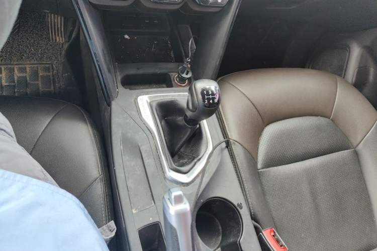 Used GAC Trumpchi GS4 2017 235T Manual Two-Wheel Drive Luxury Edition Gear Lever