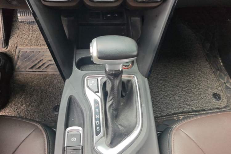 Used GAC Trumpchi GS4 2017 235T Automatic Two-Wheel Drive Elite Edition Gear Lever