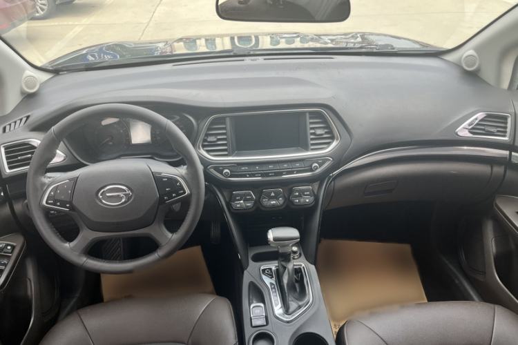 Used GAC Trumpchi GS4 2017 235T Automatic Two-Wheel Drive Luxury Smart Connectivity Version Interior 2
