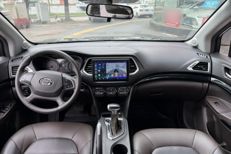 Used GAC Trumpchi GS4 2017 200T G-DCT Two-Wheel Drive Elite Edition Interior 2