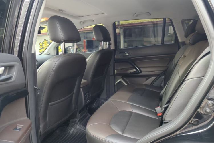 Used GAC Trumpchi GS4 2017 235T Automatic Two-Wheel Drive Luxury Smart Connectivity Version Interior 3