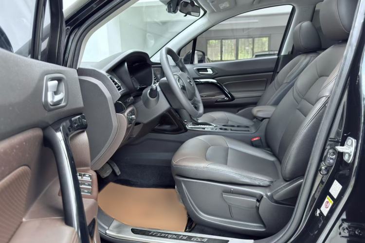 Used GAC Trumpchi GS4 2017 235T Automatic Two-Wheel Drive Elite Edition Interior 3