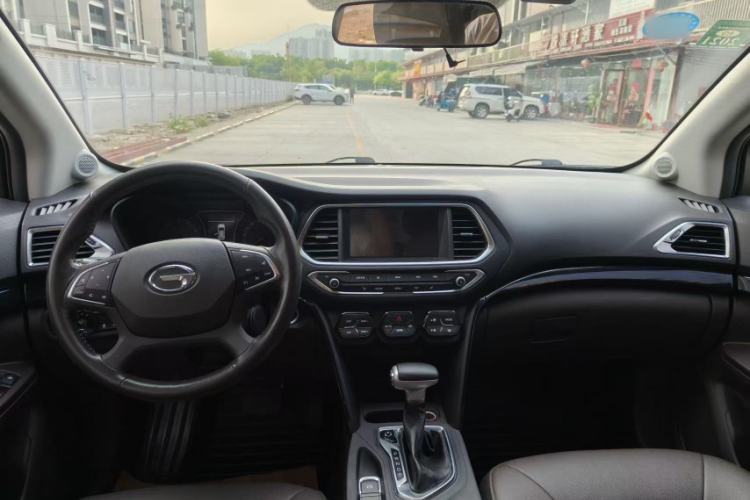 Used GAC Trumpchi GS4 2017 235T Automatic Two-Wheel Drive Luxury Smart Connectivity Version Interior 4