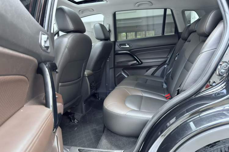 Used GAC Trumpchi GS4 2017 235T Automatic Two-Wheel Drive Elite Edition Interior 4