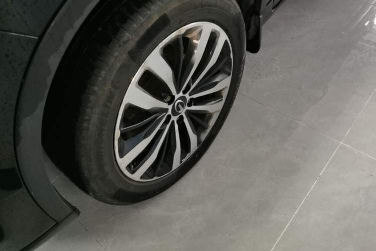 Used GAC Trumpchi GS4 2017 235T Automatic Two-Wheel Drive Luxury Smart Connectivity Version Left Front Wheel Hub
