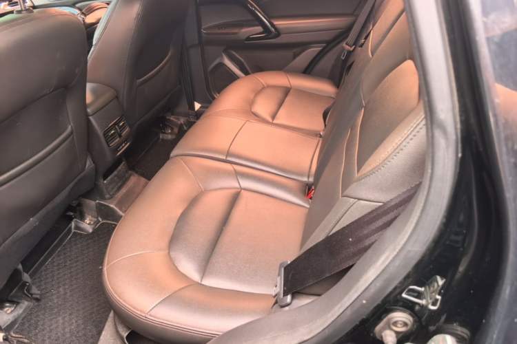 Used GAC Trumpchi GS4 2017 200T G-DCT Two-Wheel Drive Elite Edition Left Rear Seat