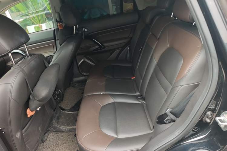 Used GAC Trumpchi GS4 2017 235T Automatic Two-Wheel Drive Elite Edition Left Rear Seat