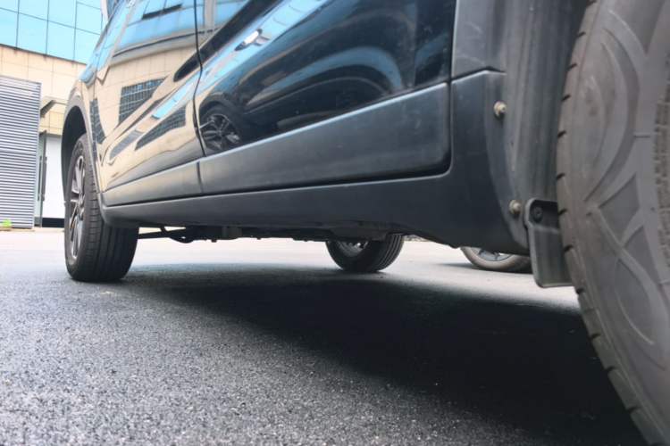 Used GAC Trumpchi GS4 2017 200T G-DCT Two-Wheel Drive Elite Edition Left Side Sill
