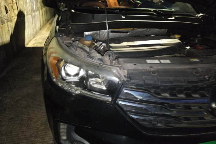Used GAC Trumpchi GS4 2017 235T Automatic Two-Wheel Drive Elite Edition Right Front Headlight