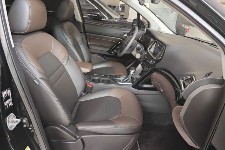 Used GAC Trumpchi GS4 2017 235T Automatic Two-Wheel Drive Elite Edition Right Front Seat