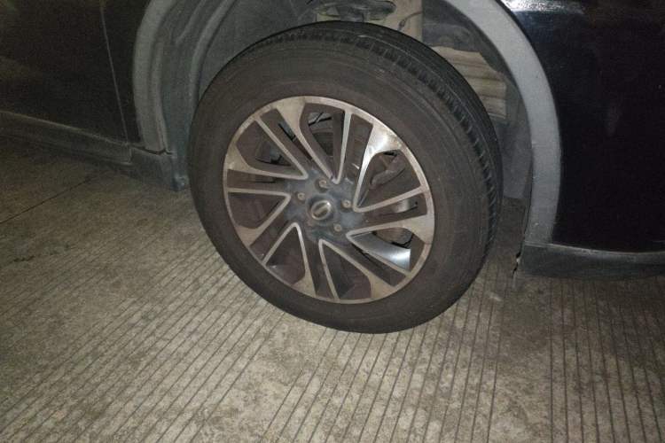 Used GAC Trumpchi GS4 2017 235T Automatic Two-Wheel Drive Elite Edition Right Front Wheel Hub
