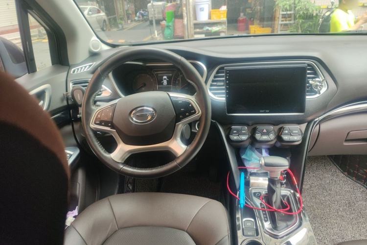 Used GAC Trumpchi GS4 2017 235T Automatic Two-Wheel Drive Luxury Smart Connectivity Version Steering Wheel