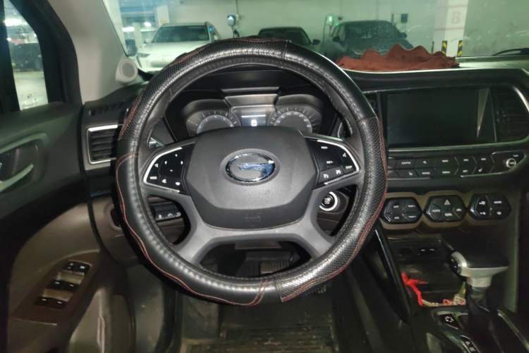 Used GAC Trumpchi GS4 2017 235T Automatic Two-Wheel Drive Luxury Smart Connectivity Version Steering Wheel