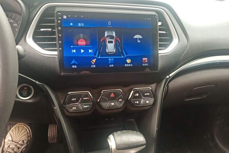 Used GAC Trumpchi GS4 2017 235T Automatic Two-Wheel Drive Elite Edition Audio And AC Panel