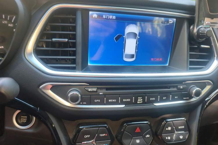 Used GAC Trumpchi GS4 2017 200T G-DCT Two-Wheel Drive Elite Edition Audio And AC Panel