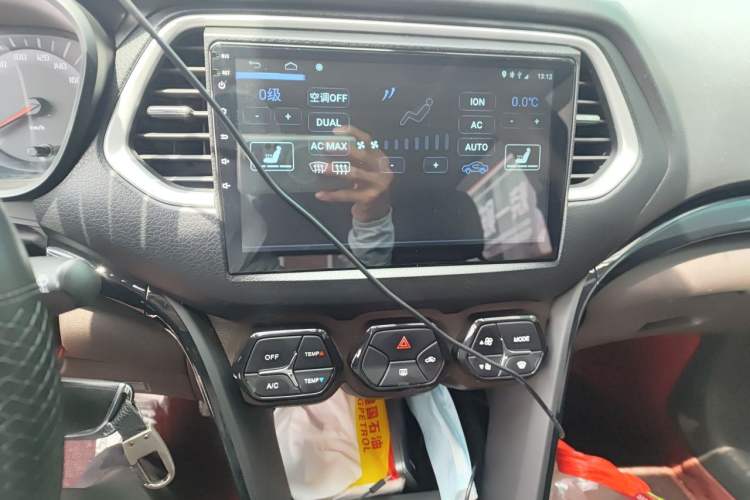 Used GAC Trumpchi GS4 2017 200T Manual Two-Wheel Drive Elite Edition Audio And AC Panel