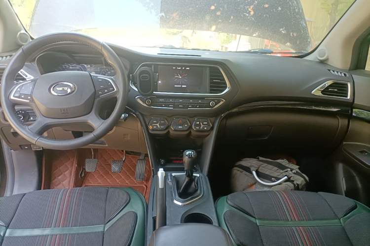 Used GAC Trumpchi GS4 2017 235T Manual Two-Wheel Drive Luxury Edition Audio And AC Panel