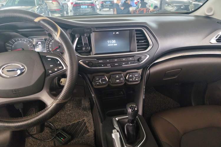 Used GAC Trumpchi GS4 2017 235T Manual Two-Wheel Drive Luxury Edition Audio And AC Panel