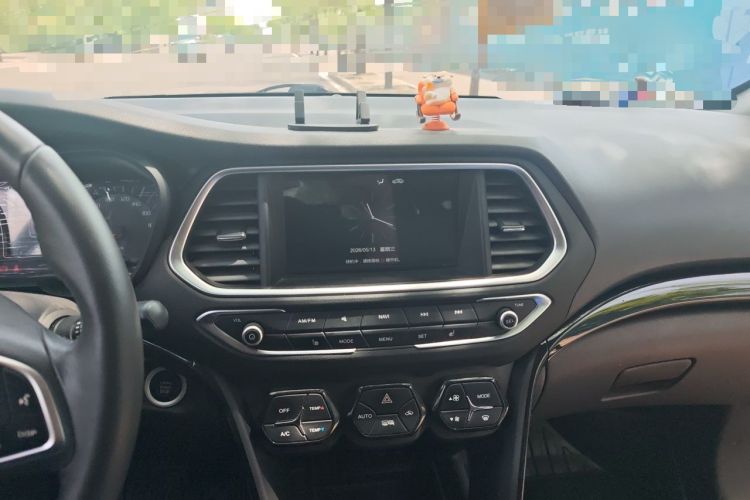 Used GAC Trumpchi GS4 2017 235T Automatic Two-Wheel Drive Luxury Smart Connectivity Version Audio And AC Panel