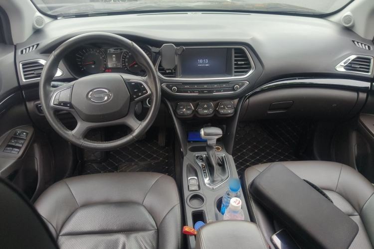 Used GAC Trumpchi GS4 2017 235T Automatic Two-Wheel Drive Luxury Smart Connectivity Version Center Console