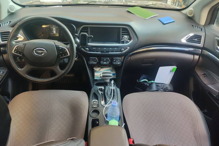 Used GAC Trumpchi GS4 2017 235T Automatic Two-Wheel Drive Luxury Smart Connectivity Version Center Console