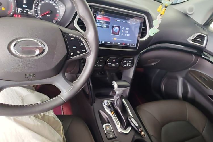 Used GAC Trumpchi GS4 2017 235T Automatic Two-Wheel Drive Luxury Smart Connectivity Version Center Console