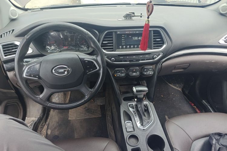 Used GAC Trumpchi GS4 2017 235T Automatic Two-Wheel Drive Luxury Smart Connectivity Version Center Console